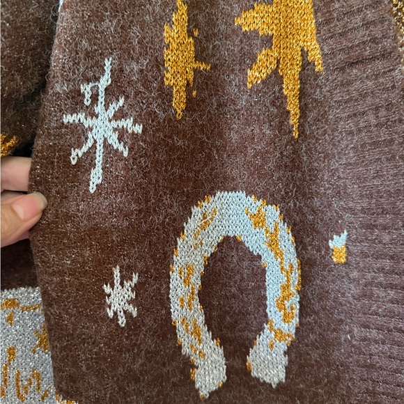 NWT Entero Oversized Western Sweater. Nice and warm, perfect for chilly weather - Picture 5 of 5